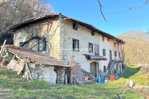 Rustico / Casale di 500 m² con più di 5 locali e p