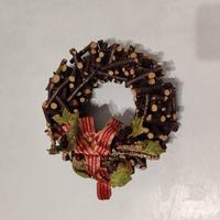 Ghirlanda decorativa natalizia in legno e tessuto