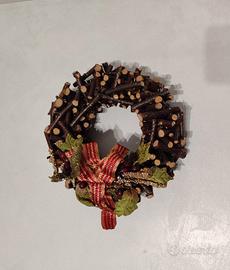 Ghirlanda decorativa natalizia in legno e tessuto