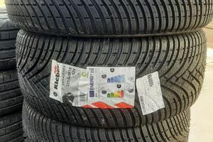 225/40/18 kleber kristal nuove