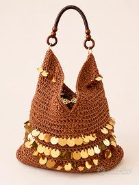 Borsa handmade all’uncinetto con paillettes