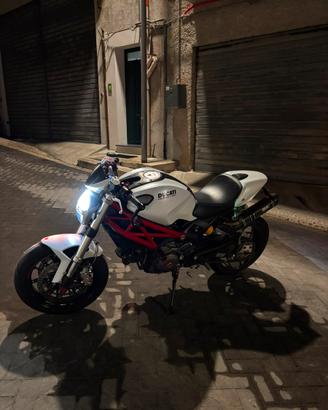 Ducati monster