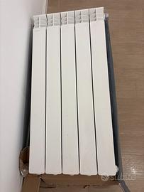 Coppia di termosifoni - dettagli nella foto