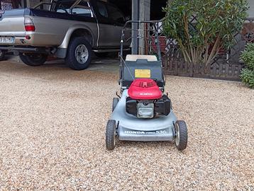 tosaerba Honda HRG536C
