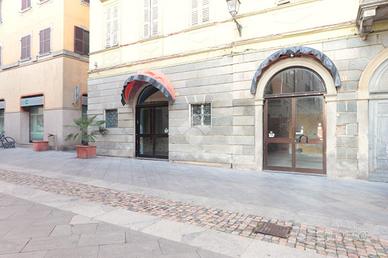 NEGOZIO A VALENZA