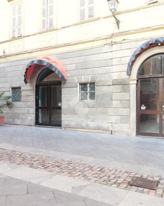 NEGOZIO A VALENZA