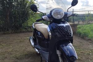 Scooter arpillia 200