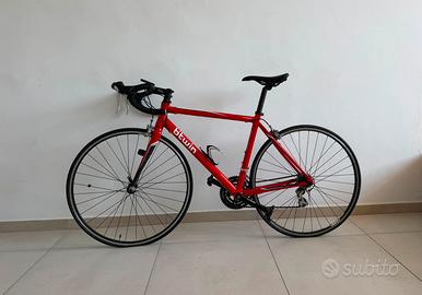 bicicletta da corsa e mountan bike