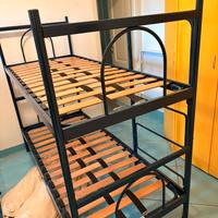 Letto a castello in metallo + 2 materassi