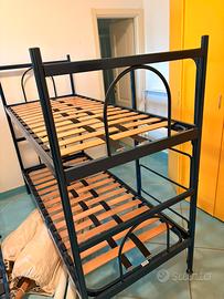Letto a castello in metallo + 2 materassi