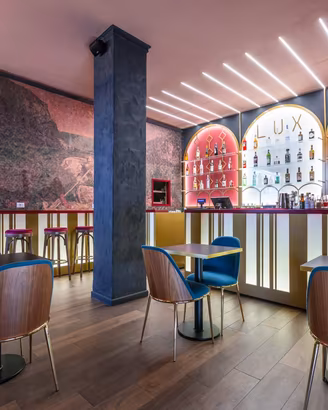Cocktail Bar con cucina_cessione ramo d'azienda.