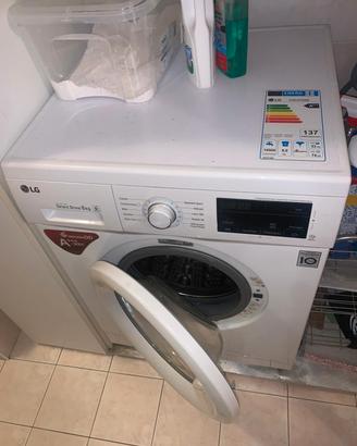 Lavatrice LG 8 kg 6 emotion