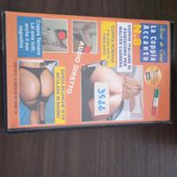 vhs video cassetta la coppia accanto
