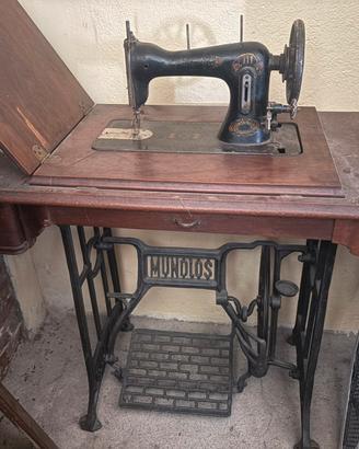 Machcina da cucire vintage Mundlos d'Epoca