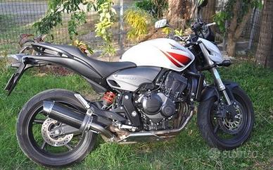 Special Carbon Roadsitalia Suzuki Gladius 650