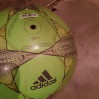 Pallone Adidas Champions