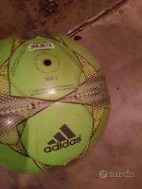 Pallone Adidas Champions