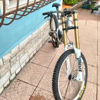 Bici da discesa Turner DHR RUOTE 26 tutta