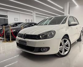 Volkswagen Golf 6 1.6 TDI DSG 5p. Highline automat