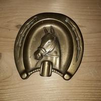 Posacenere ferro di cavallo