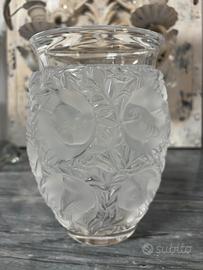 Lalique, vaso di cristallo Bagatelle