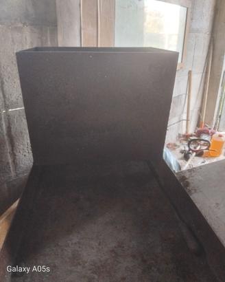 Barbecue a ferro con ruote