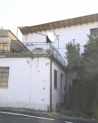 Immobile in asta di 88 m² con 4 locali e box auto 