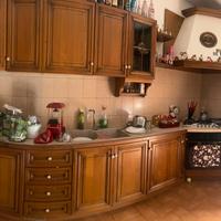 Cucina,tavolo con sedie