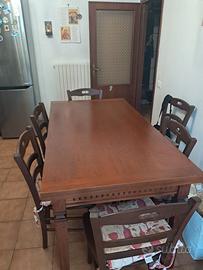 Tavolo e 8 sedi