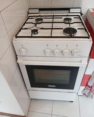  2 Letti +divano+ frigo+macchina x cucinare