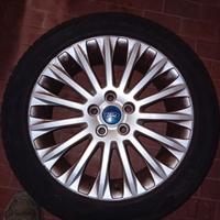  4 Cerchioni originali Ford con pneumatico