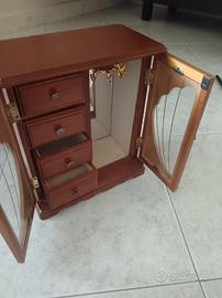 Armadietto porta gioielli con carillon