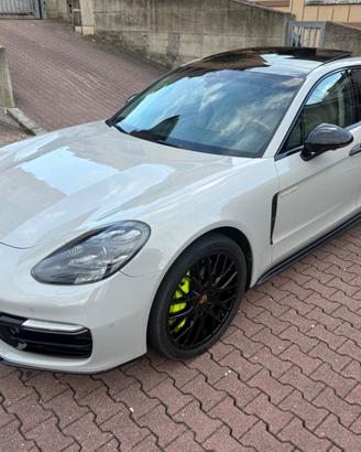 Porsche Panamera 4.0 Turbo S E-Hybrid FULL OPTIONA