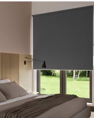 tenda a rullo grigia
