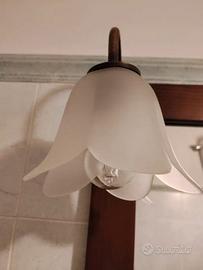 Due lampade da parete a corolla