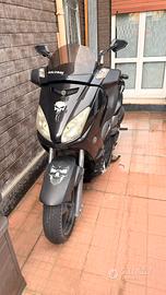 Yamaha X-MAX 125 batteria nuova stato