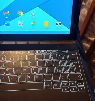 Tablet Lenovo Yoga Book