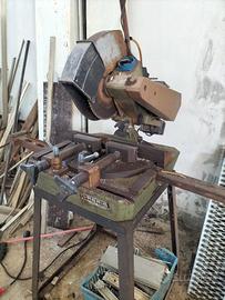 Macchine per lavorazione per infissi in alluminio 