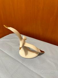 Uccello in porcellana