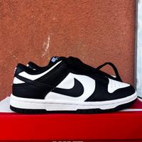 Nike Dunk Woman black and White