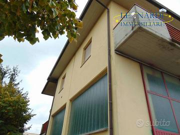 Villa di 480 m² con 5 locali e box auto doppio a C