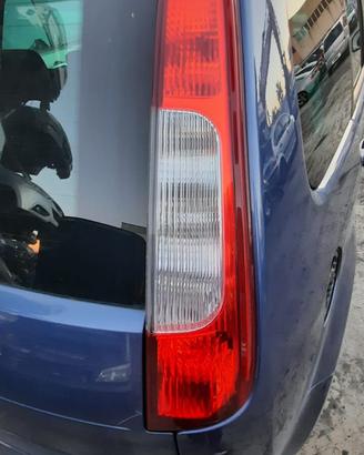 FORD FOCUS C-MAX 2006 - STOP POSTERIORE DESTRO