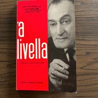 " 'A livella" poesie napoletane - Totò
