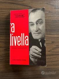 " 'A livella" poesie napoletane - Totò