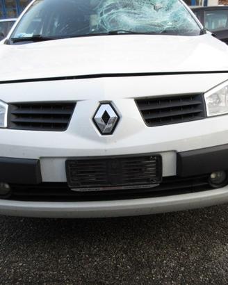 Paraurti anteriore RENAULT MEGANE del 2003