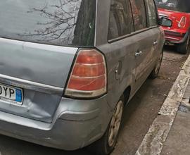 OPEL Zafira 2ª serie - 2005 da riparare