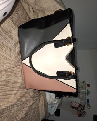 Borsa tricolore elegante con dettagli dorati