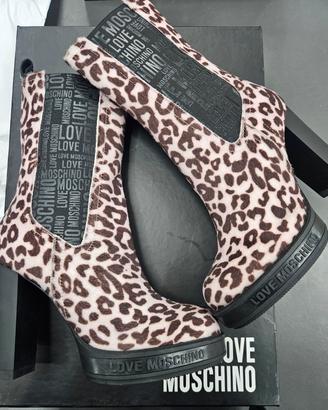Stivali Love Moschino