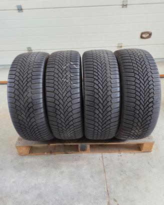 4 gomme Bridgestone  235 60 18 seminuove