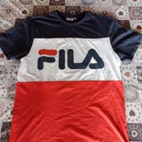 t-shirt  Fila.